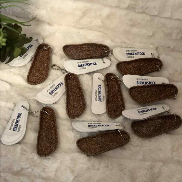 ✨🆕✨New Birkenstock Footbed Keychain - Picture 1 of 5